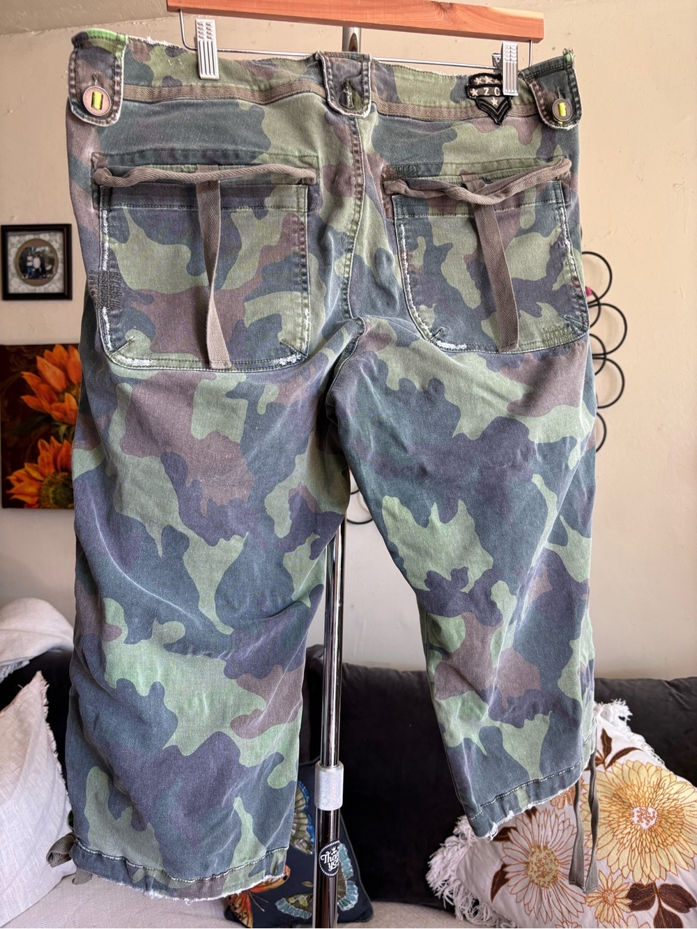 Dragon Embroidered Camo Military Workwear Cropped 9” MidRise Pants 40” Waistband - Picture 17 of 17